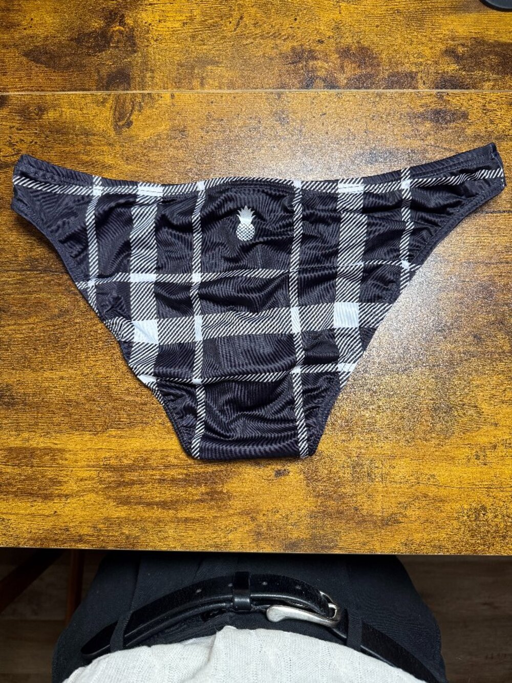 JJ Malibu: Men's Slimmer Bulge Briefs - OG Plaid
